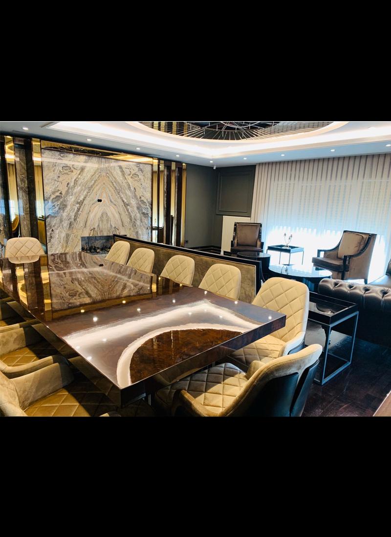 SALON  - 32